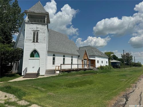 400 1st St, Lang, SK, S0G2W0 | Card Image