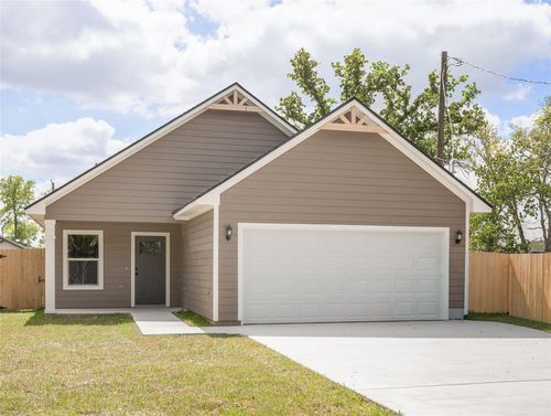 905 B W Virginia St, Navasota, TX, 77868-3405 | Card Image