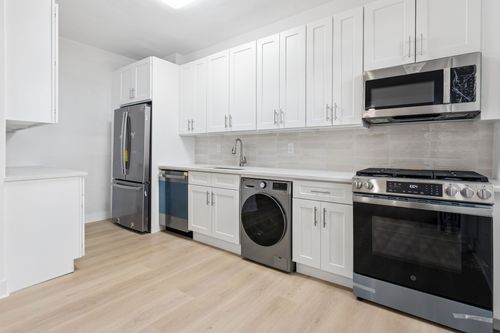 6k-1100 Grand Concourse, Bronx, NY, 10456-3940 | Card Image