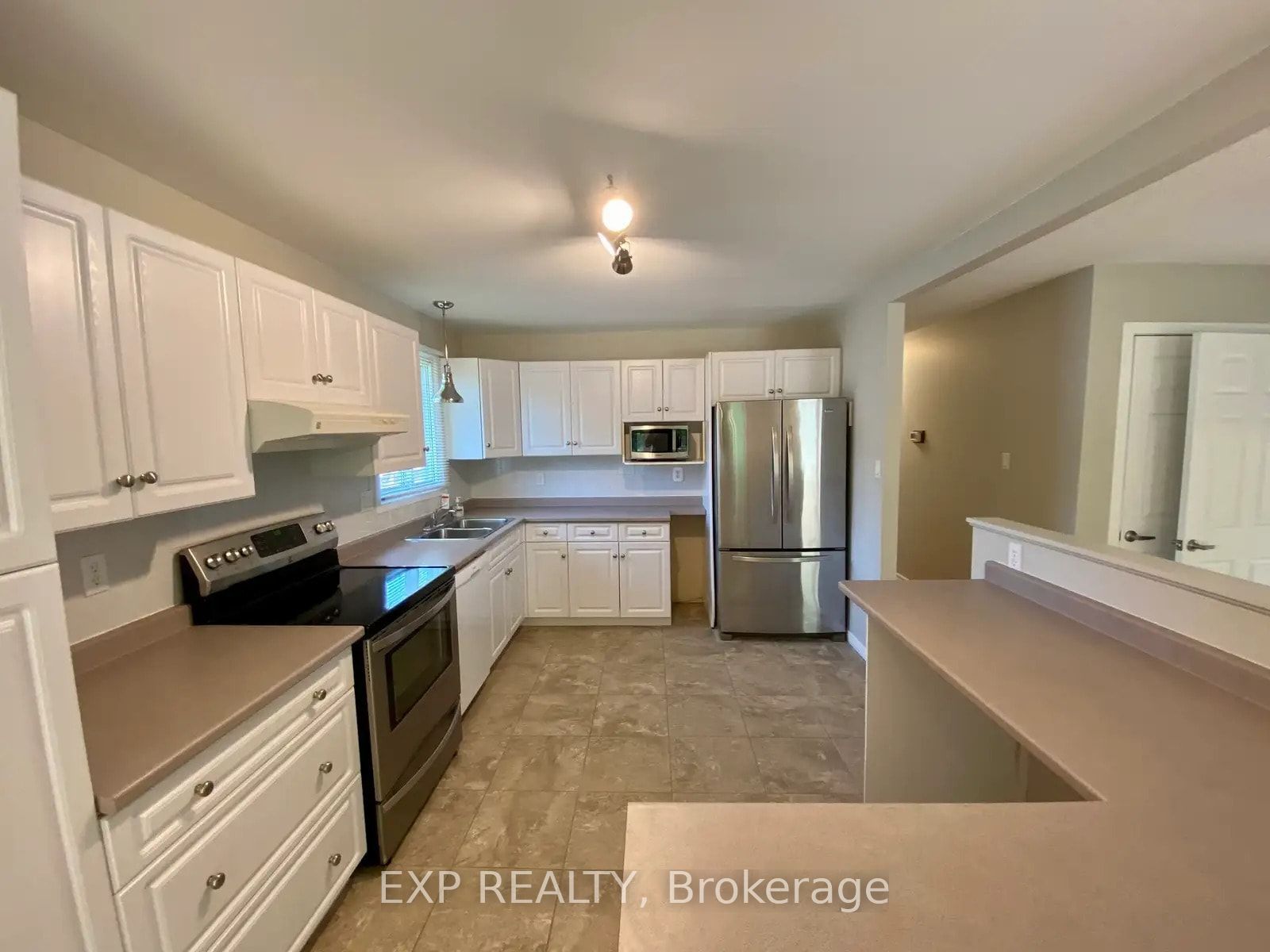 Residential Lease in Welland 3
