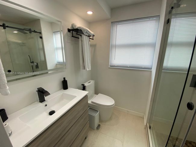 APT-906 - 1700 Nw North River Dr, Condo with 2 bedrooms, 2 bathrooms and null parking in Miami FL | Image 24