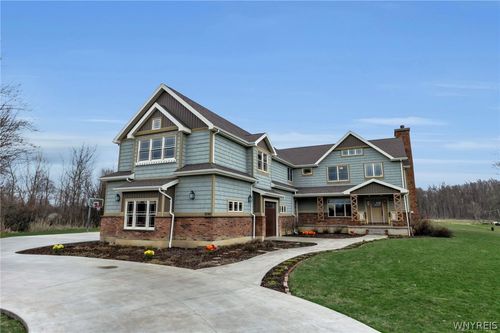 5747 Strickler Rd, Clarence, NY, 14031-1372 | Card Image