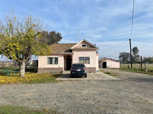 147 5 1/2 Ave, Corcoran, CA, 93212-3704 | Card Image