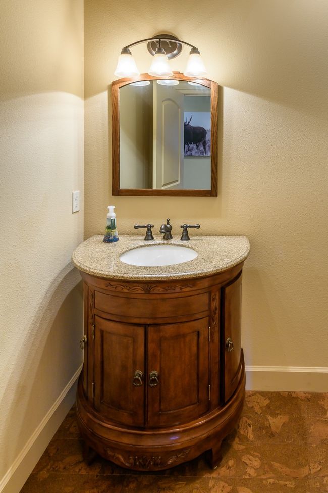 Half Bathroom - Main Floor | Image 30