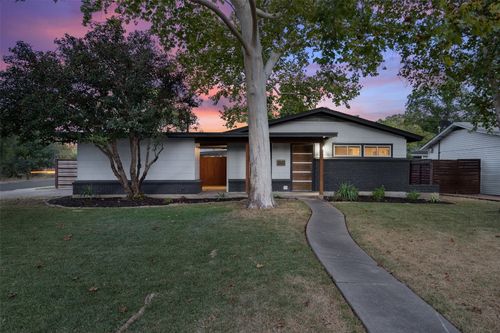 7517 Saint Louis St, Austin, TX, 78757-1215 | Card Image