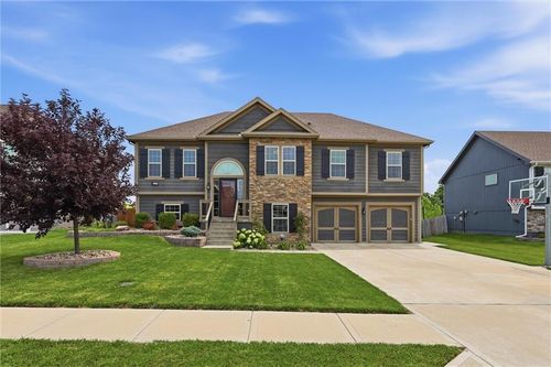10019 N Lister Ave, Kansas City, MO, 64156-6334 | Card Image