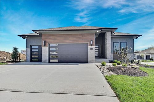 17404 Crystal Street, Overland Park, KS, 66221 | Card Image