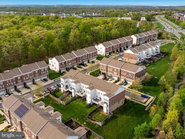 42241 Violet Mist Ter, Townhouse with 4 bedrooms, 4 bathrooms and null parking in BRAMBLETON VA | Image 44