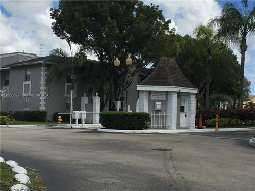 10110a-464 Ne 210th Circle Ter, Miami, FL, 33179-5237 | Card Image