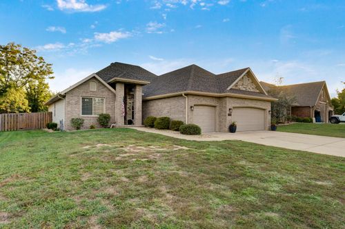 928 E Ozark Jubilee Rd, Nixa, MO, 65714-8979 | Card Image