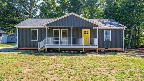 102 Harvey St, Gretna, VA, 24557-4095 | Card Image