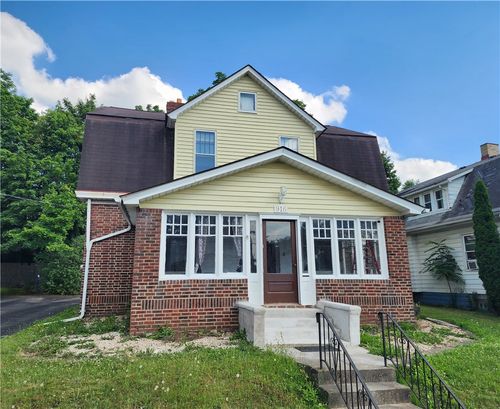916 Harrison St, New Castle, PA, 16101-4423 | Card Image
