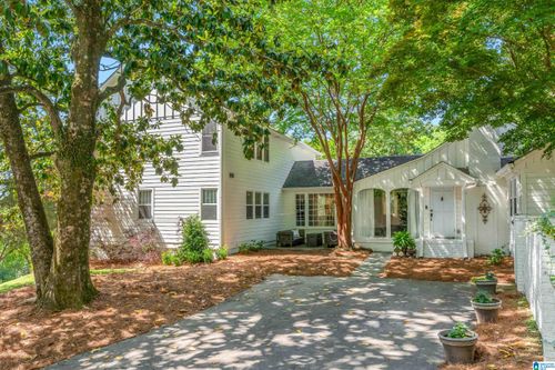 204 Fairmont Dr, Mountain Brk, AL, 35213-2524 | Card Image