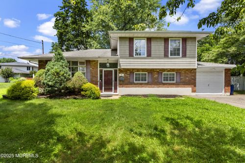 44 Koenig Ln, Freehold, NJ, 07728-2871 | Card Image