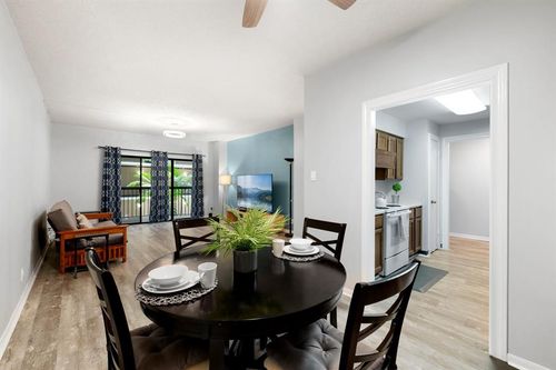 unit-204-661 Bering Dr, Houston, TX, 77057-2137 | Card Image