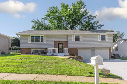 4915 Robin Dr, Bellevue, NE, 68157-2551 | Card Image