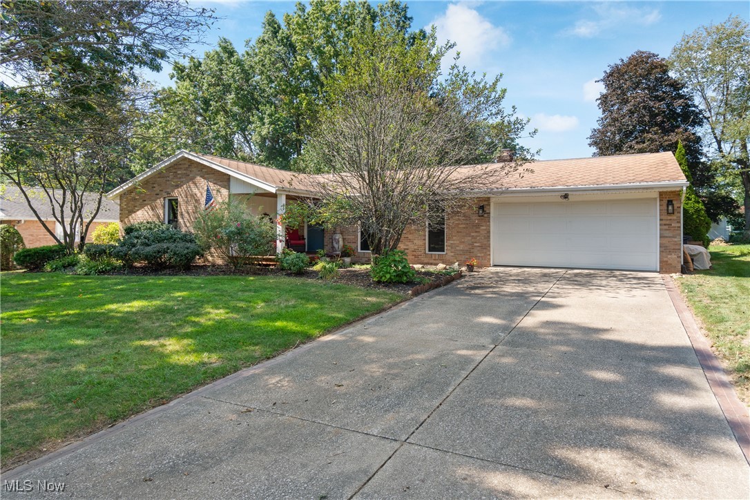 Winston Ave, North Canton, OH 44720