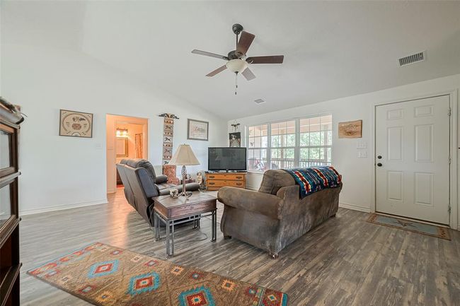914 Baker Rd, Home with 3 bedrooms, 2 bathrooms and null parking in Rosenberg TX | Image 6