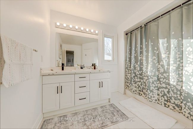 1579 Heathside Cres, House other with 7 bedrooms, 6 bathrooms and 4 parking in Pickering ON | Image 25
