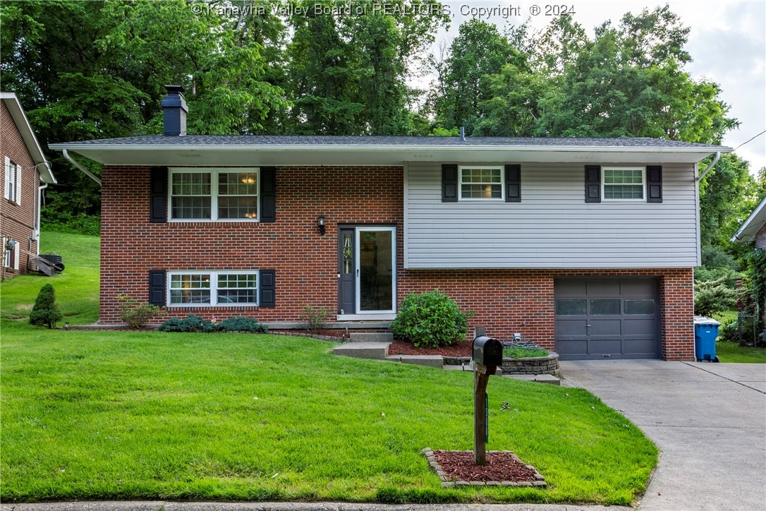 Arnold Ct, Huntington, WV 25705