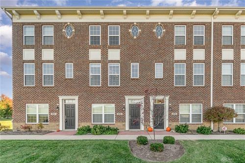 902 Brownstone Row, Springboro, OH, 45066-7540 | Card Image