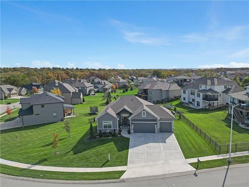 1433 Woodland Rd, Greenwood, MO, 64034-8983 | Card Image