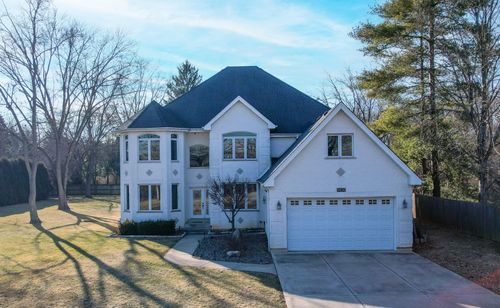 9030 Elm Ave, Burr Ridge, IL, 60527-6421 | Card Image