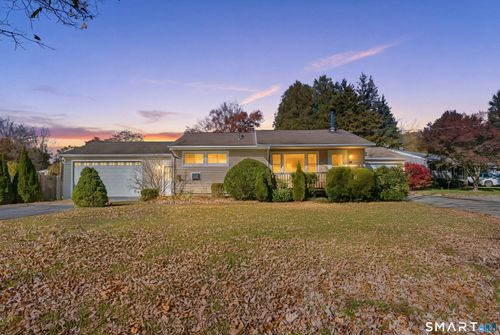 34 Beacon Manor Cir, Naugatuck, CT, 06770-4927 | Card Image