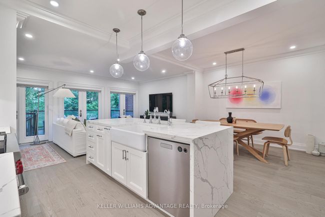 37 Farnham Ave, House other with 5 bedrooms, 5 bathrooms and 1 parking in Toronto ON | Image 10