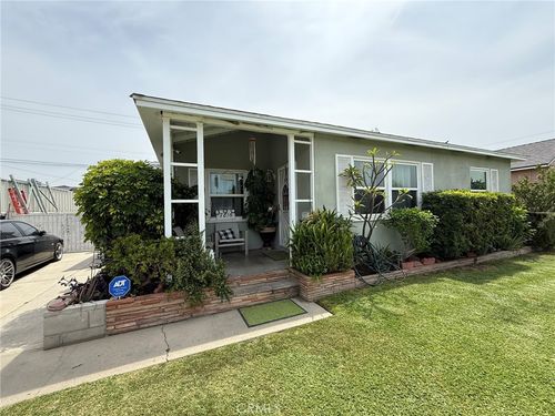 7816 Clive, Whittier, CA, 90606 | Card Image