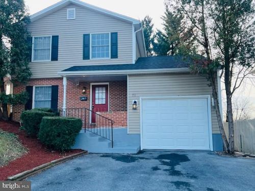 711 E Cork St, WINCHESTER, VA, 22601-5233 | Card Image