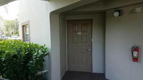 101l-550 Sw 137th Ave, Pembroke Pines, FL, 33027-1589 | Card Image