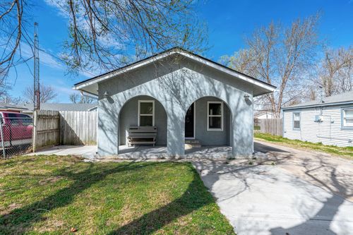 735 N Doris St, Wichita, KS, 67212-2642 | Card Image