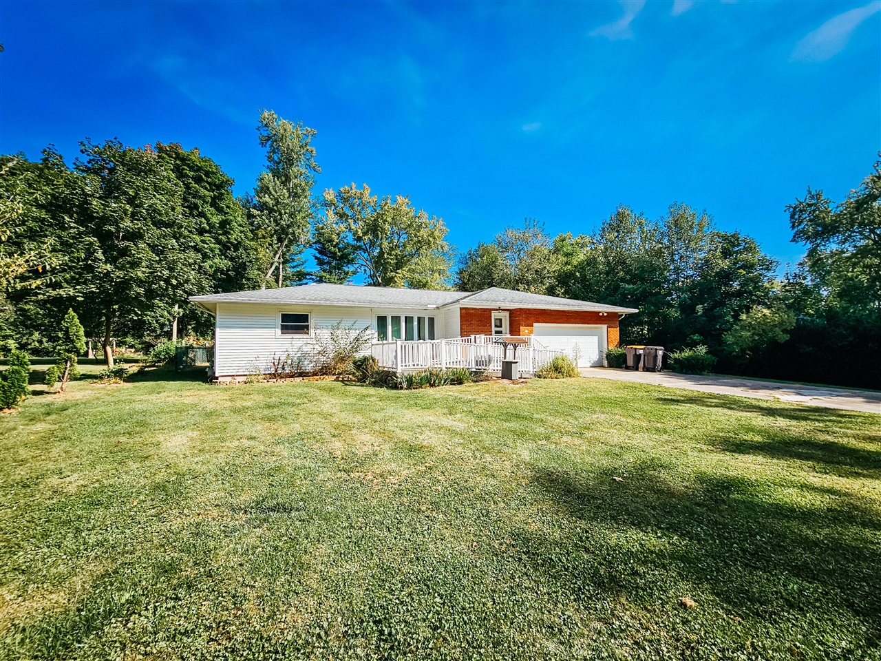 Goodrich Ave, Hillsdale, MI 49242