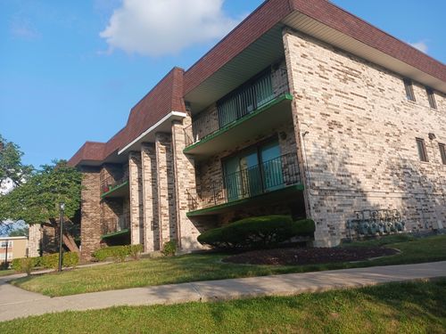 apt-2w-9132 S Pulaski Rd, Oak Lawn, IL, 60453-1949 | Card Image