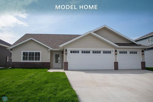 7357 29th St S, Fargo, ND, 58104-2509 | Card Image