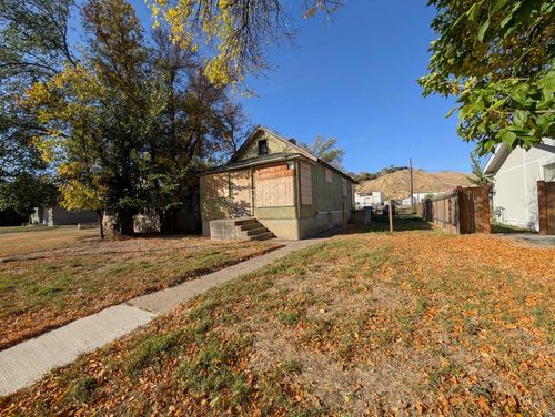 620 Spencer St Se, Medicine Hat, AB, T1A1Y7 | Card Image