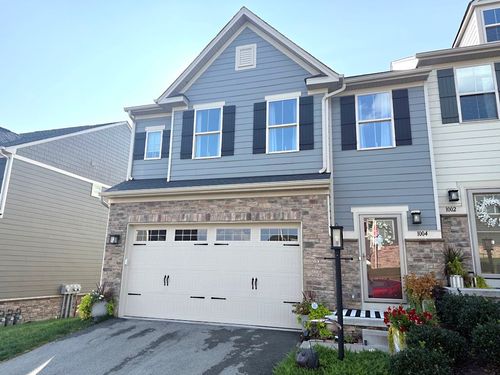 1004 Lampl Ln, Jeannette, PA, 15644-1008 | Card Image