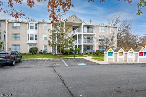 147 Rachel Ct, FRANKLIN PARK, NJ, 08823-1546 | Card Image