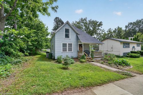 1310 Iowa St, Cedar Falls, IA, 50613-3812 | Card Image