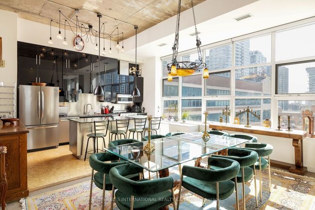 1 - 155 Dalhousie St, Condo with 2 bedrooms, 3 bathrooms and 2 parking in Toronto ON | Image 9