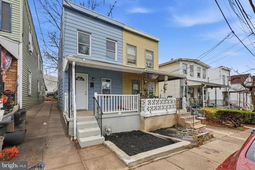 1335 Green St, MARCUS HOOK, PA, 19061-4201 | Card Image