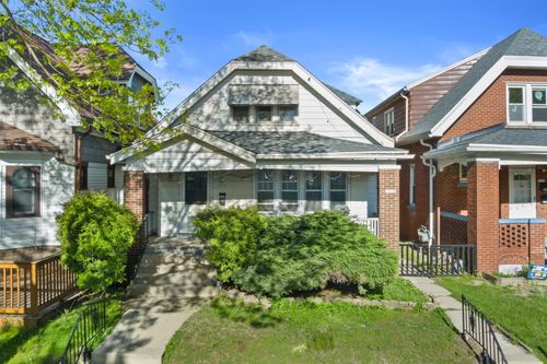 2964 S 11th St, Milwaukee, WI, 53215 | Card Image