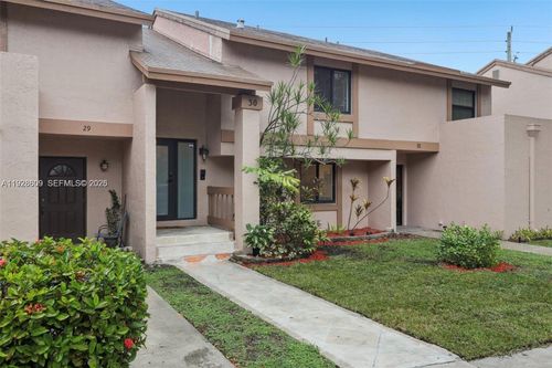 30 Chestnut Cir, Hollywood, FL, 33026-1140 | Card Image