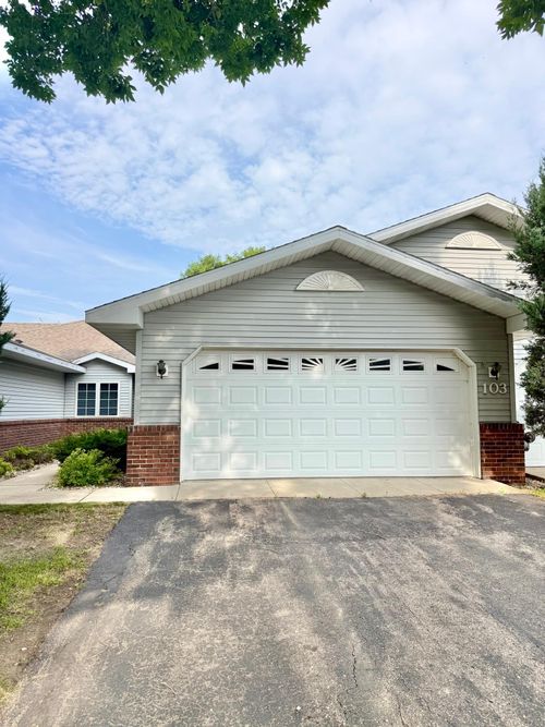 103 Raven Ct, Mankato, MN, 56001-8431 | Card Image