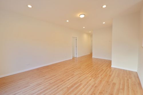 3739 W 139th St, Robbins, IL, 60472-1903 | Card Image