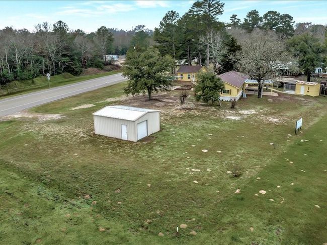 921 S Market St, House other with 3 bedrooms, 2 bathrooms and 4 parking in Grapeland TX | Image 25