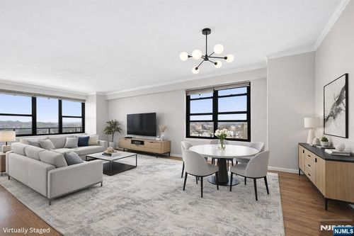 285 Aycrigg, Passaic, NJ, 07055 | Card Image