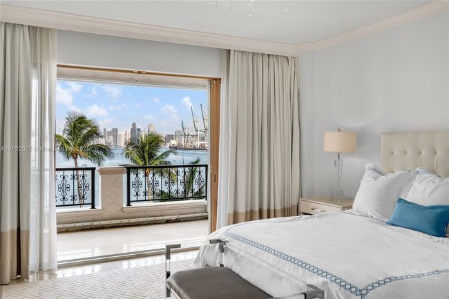 5233 - 5233 Fisher Island Dr, Condo with 4 bedrooms, 5 bathrooms and null parking in Miami Beach FL | Image 35