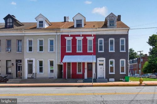 561 S Queen St, YORK, PA, 17403-2737 | Card Image